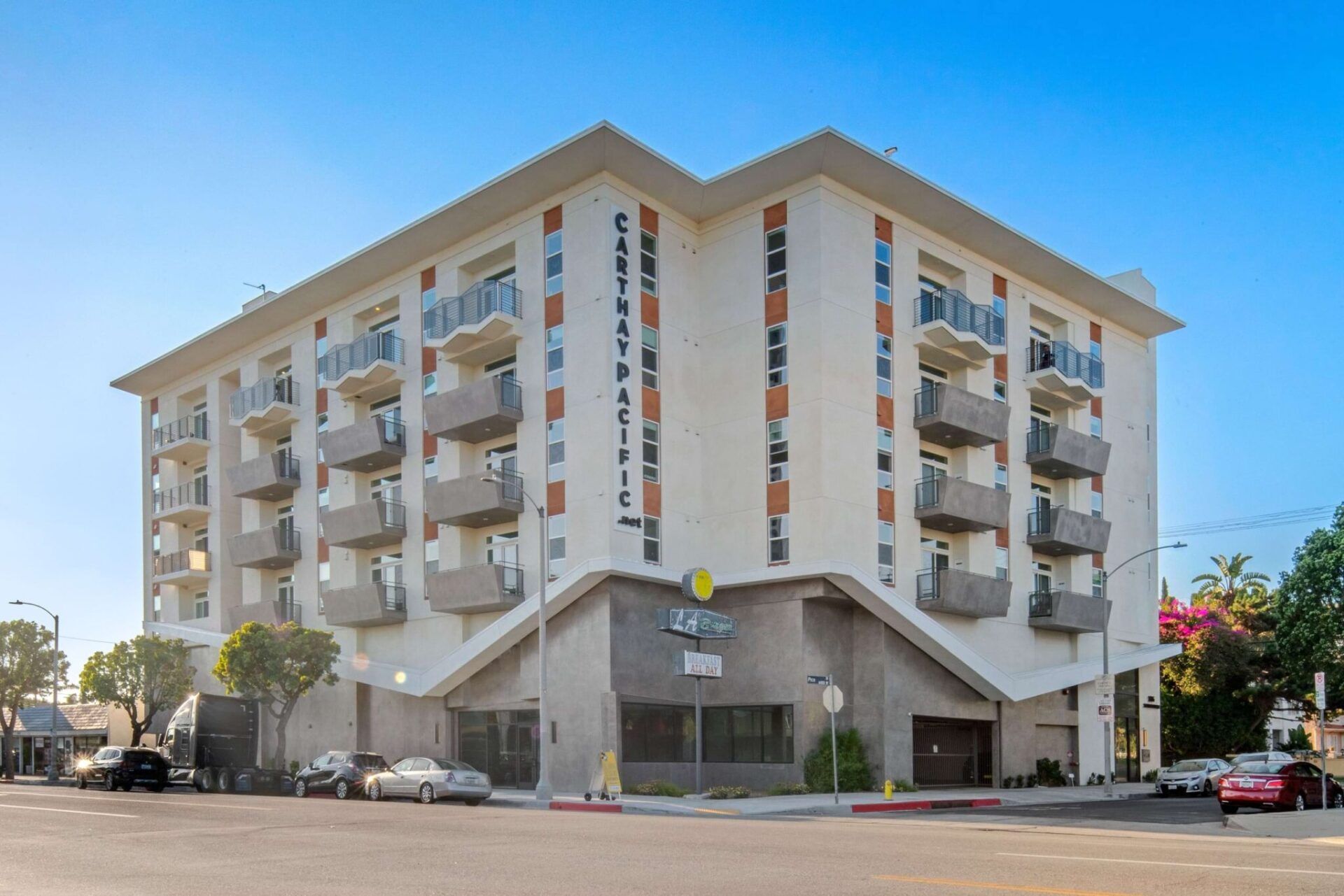 Carthay Pacific Apartments