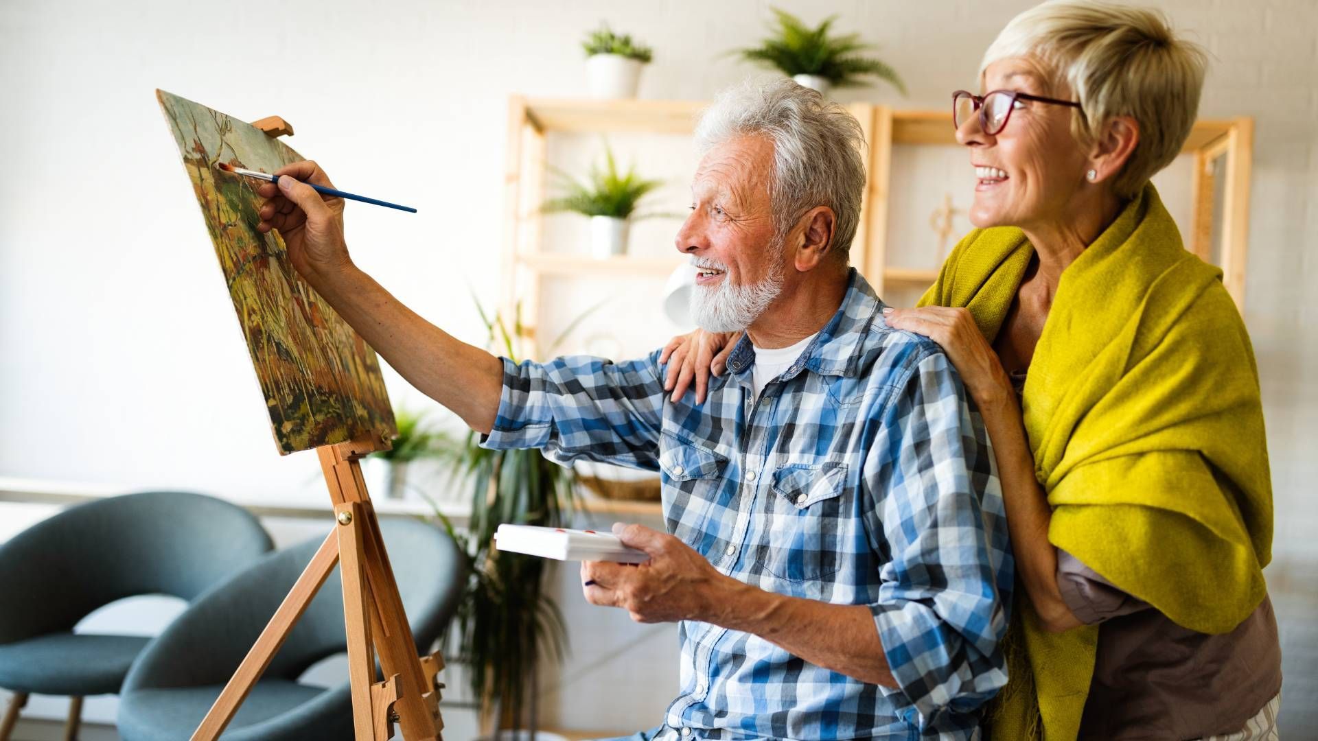 Two 55+ community members enjoying their hobbies together near Cincinnati, Ohio (OH)