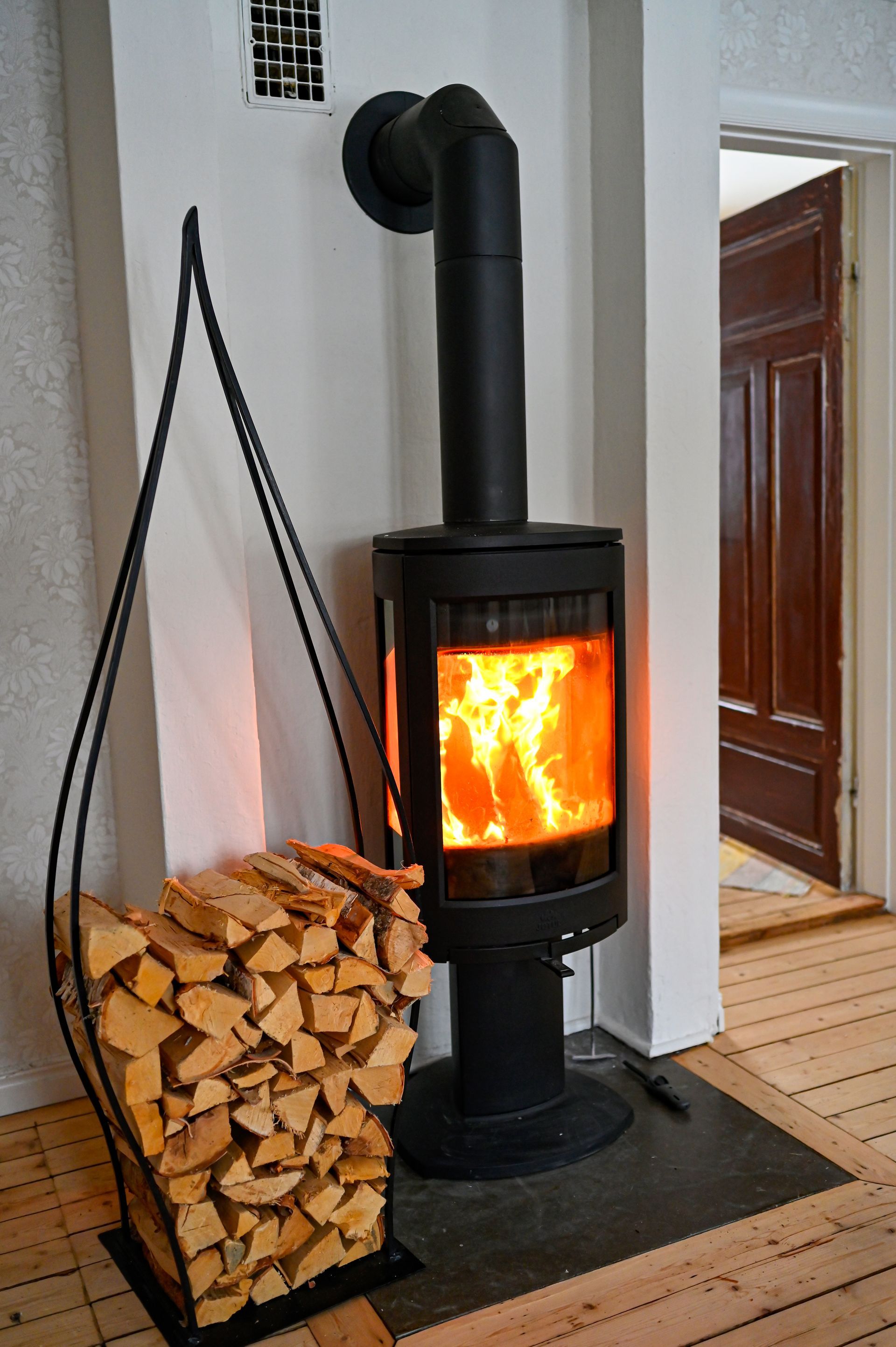 stufa a pellet moderna