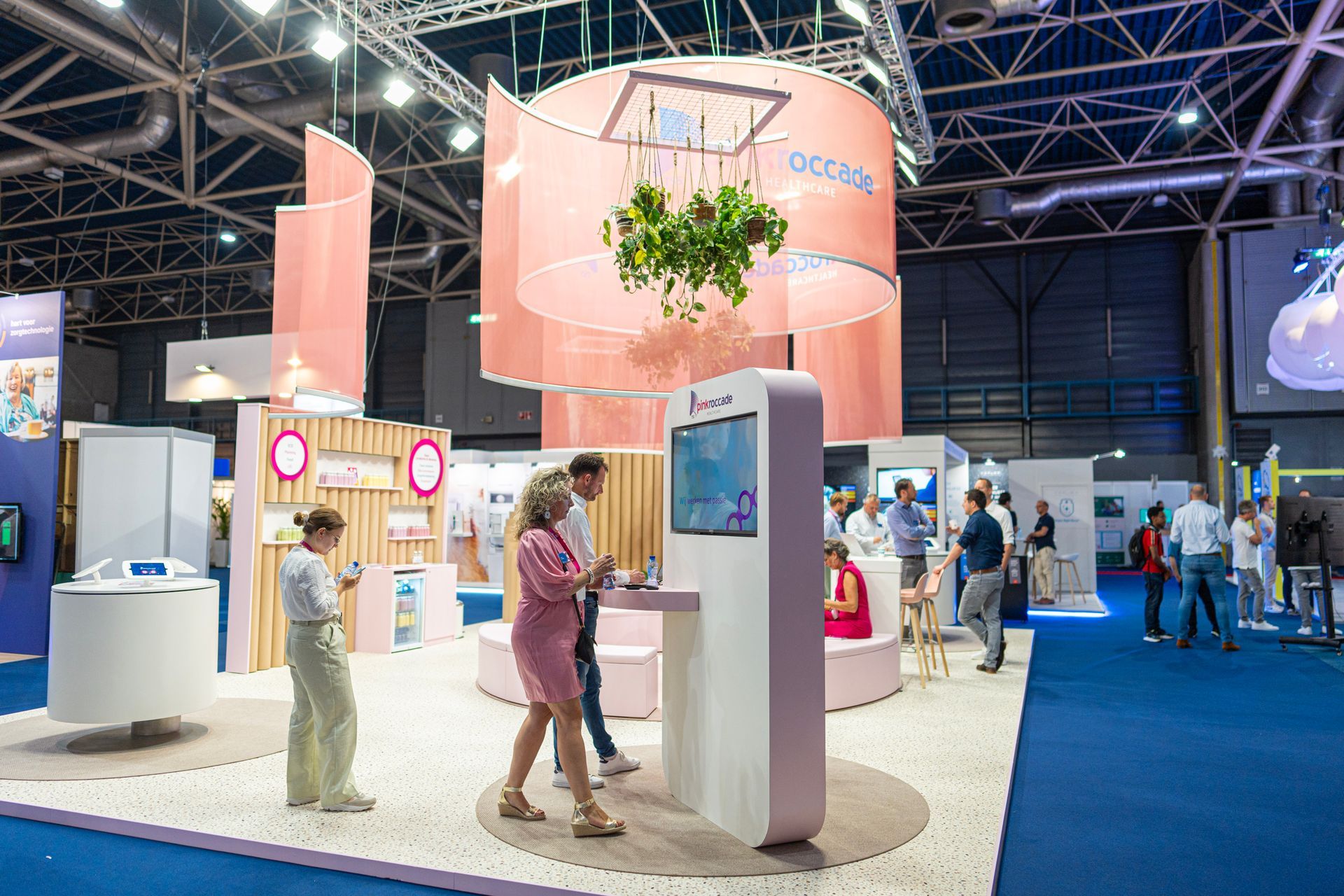 Mari Durieux Pink Roccade