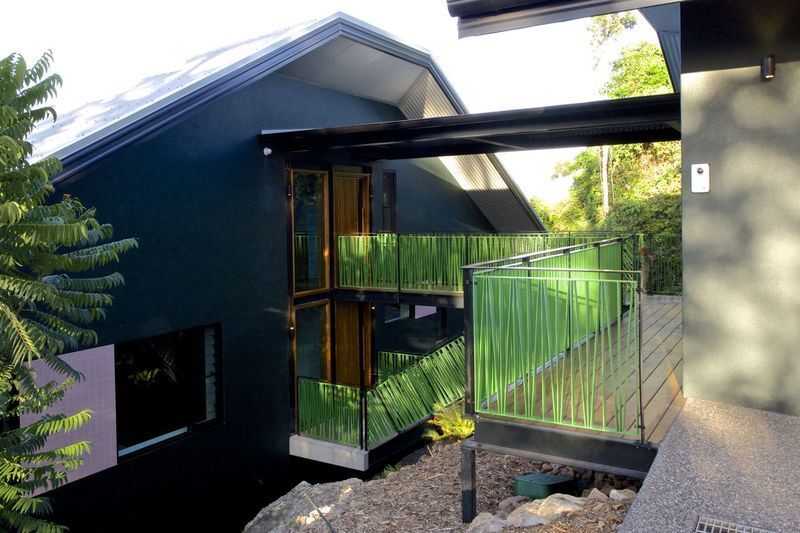 A Bridge House — Greg Matthews Building in Woodwark, QLD