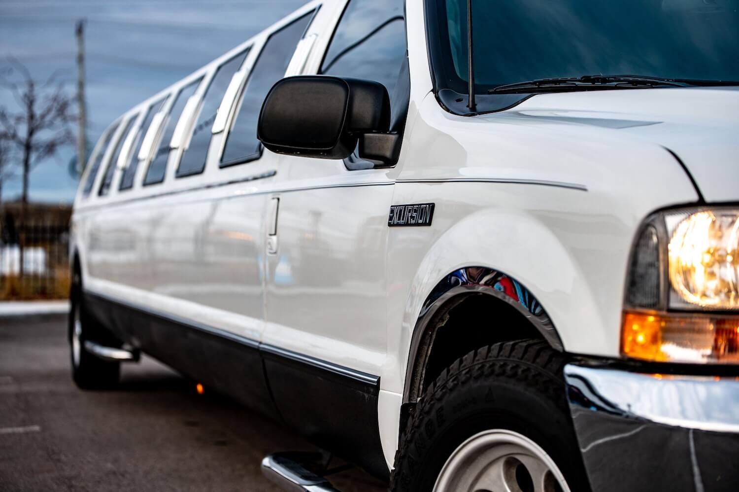 ford excursion suv limo rental service