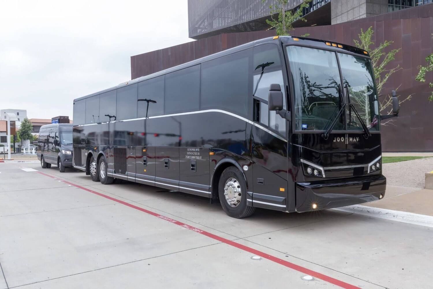Motorcoach charter bus rental service Dallas