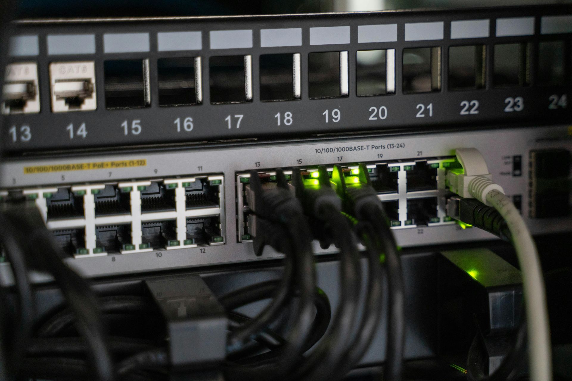 Secure server rack with network access controls – MAC ACL configuration
