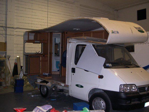Camper durante ricostruzione