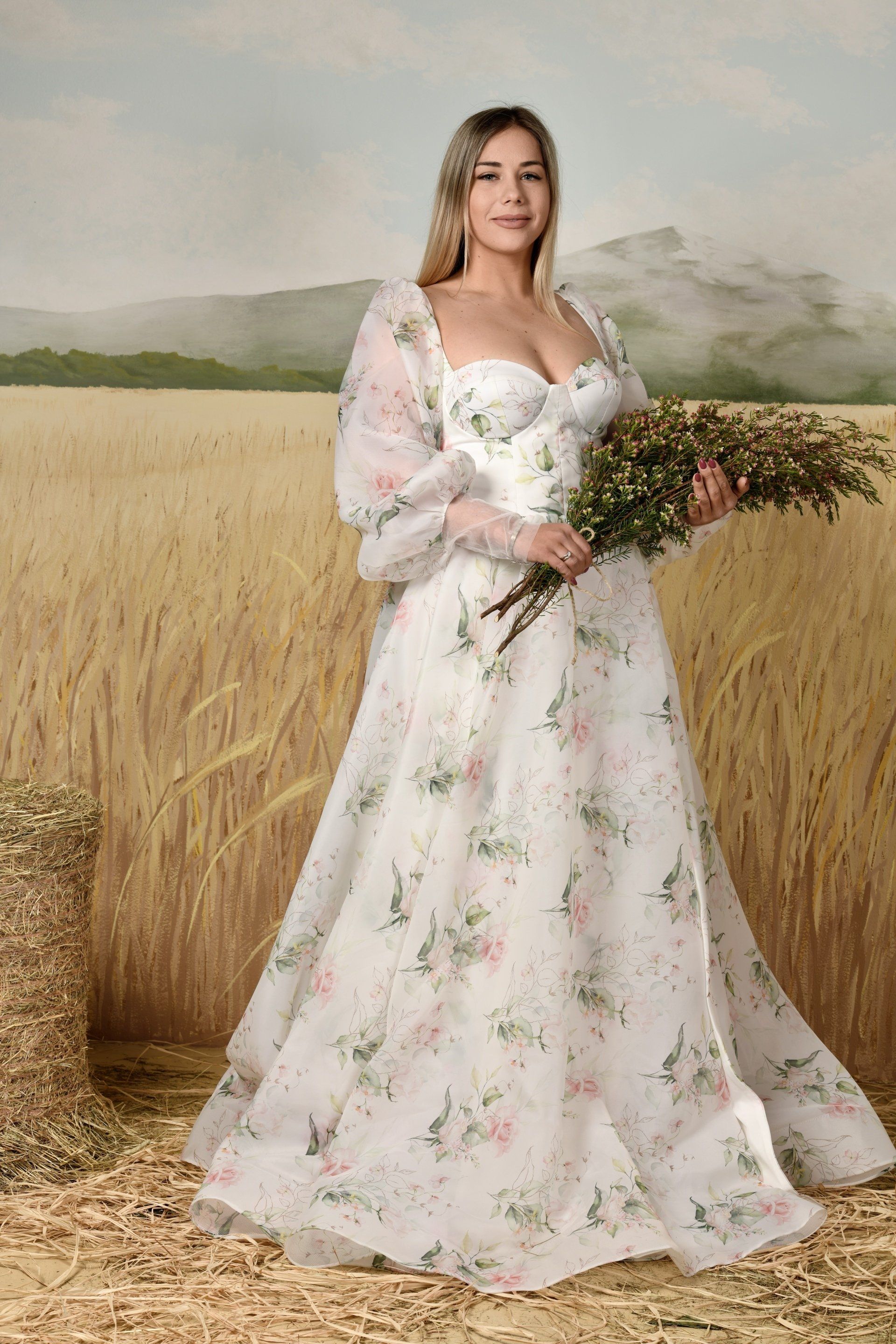 abito-bianco-fiori-paglia