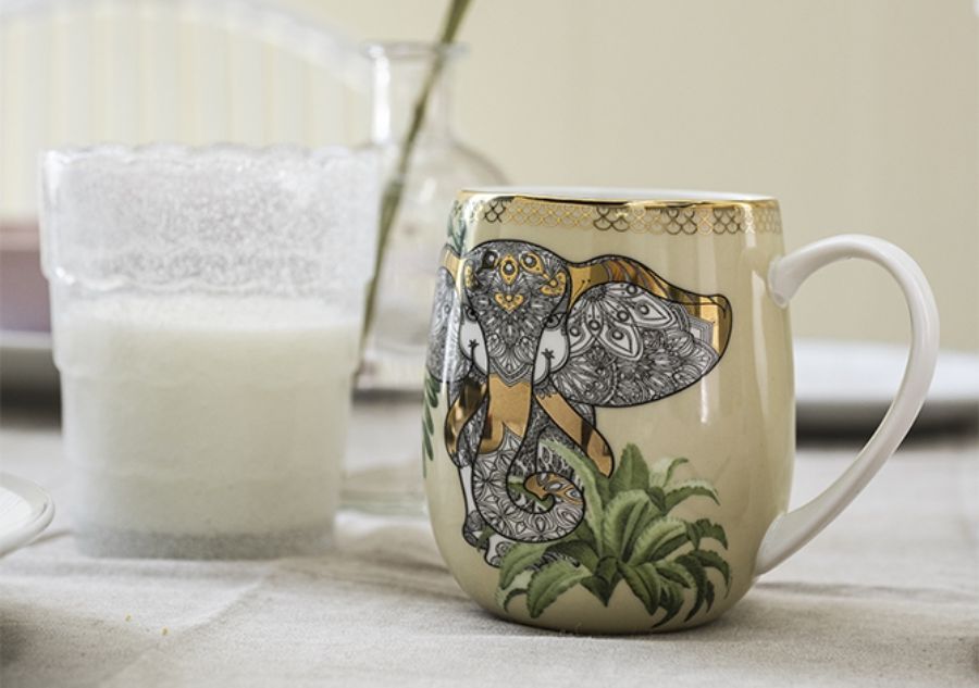 vaso con fiori in ceramica