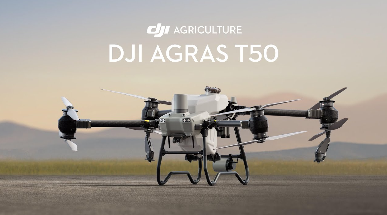 Un dron agrícola DJI se encuentra en una pista.
