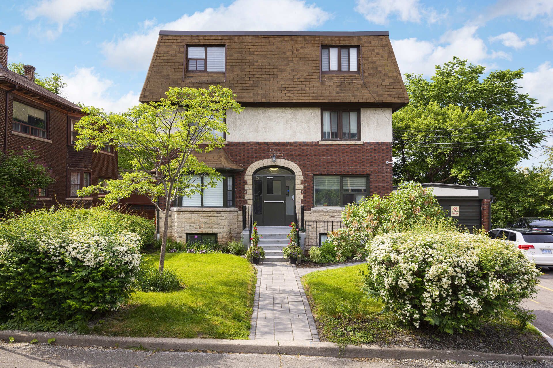 5 Glenavon Road Quality Toronto Apartment Rentals