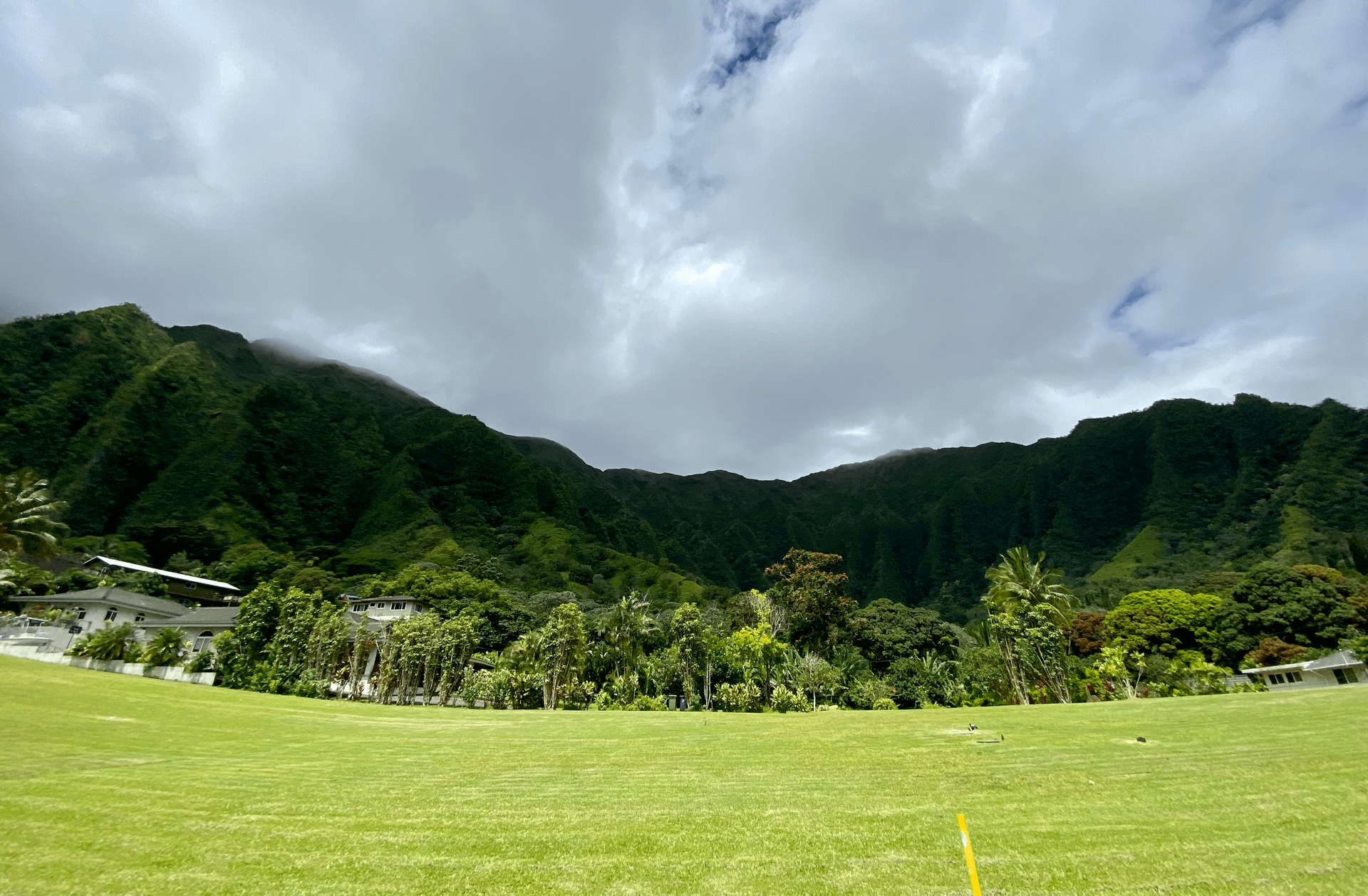 a photo of the koolau mountain range in oahu where true hardscape landscaping company is based out of