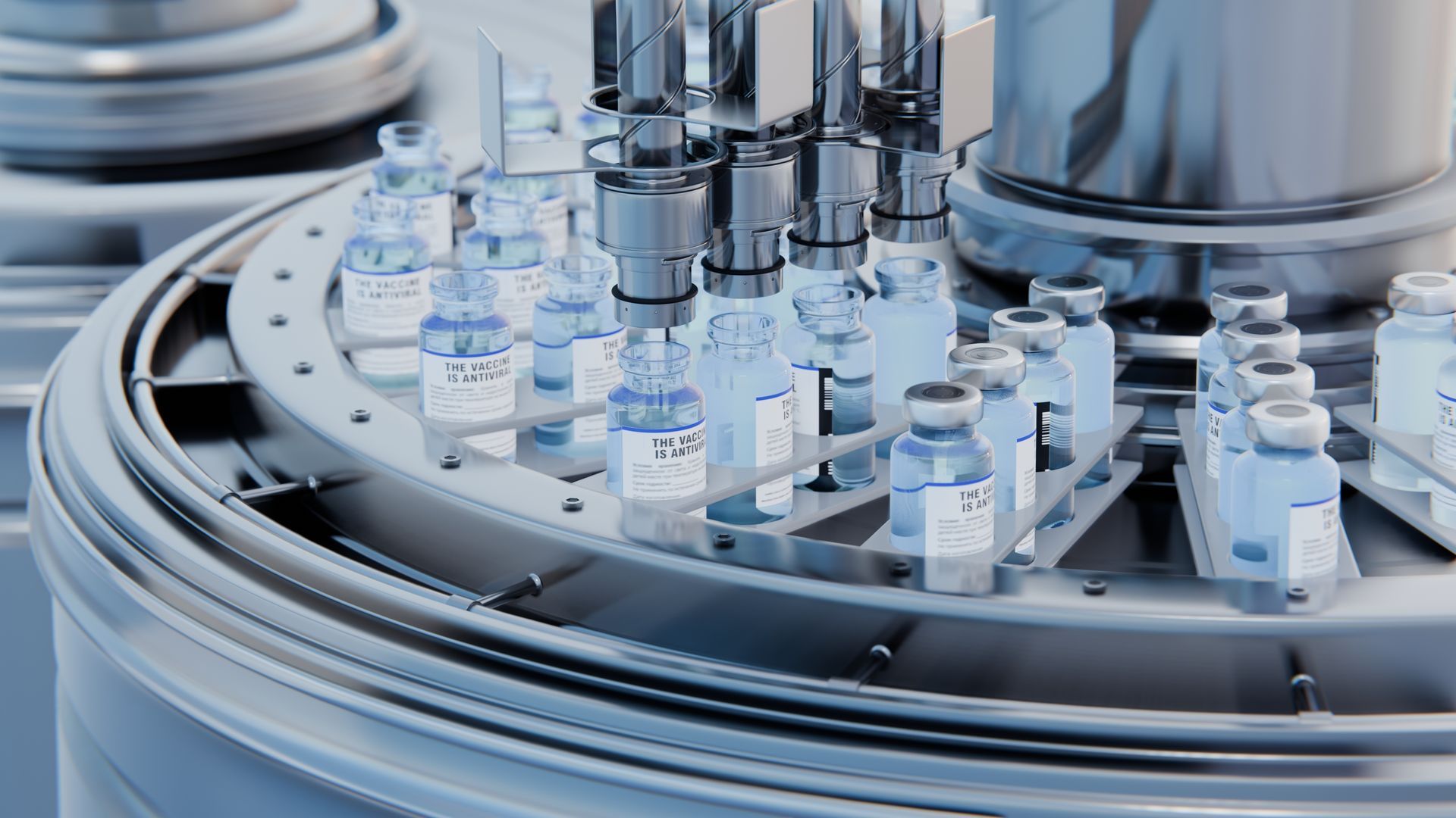 Une machine est remplie de bouteilles de vaccin sur un tapis roulant.