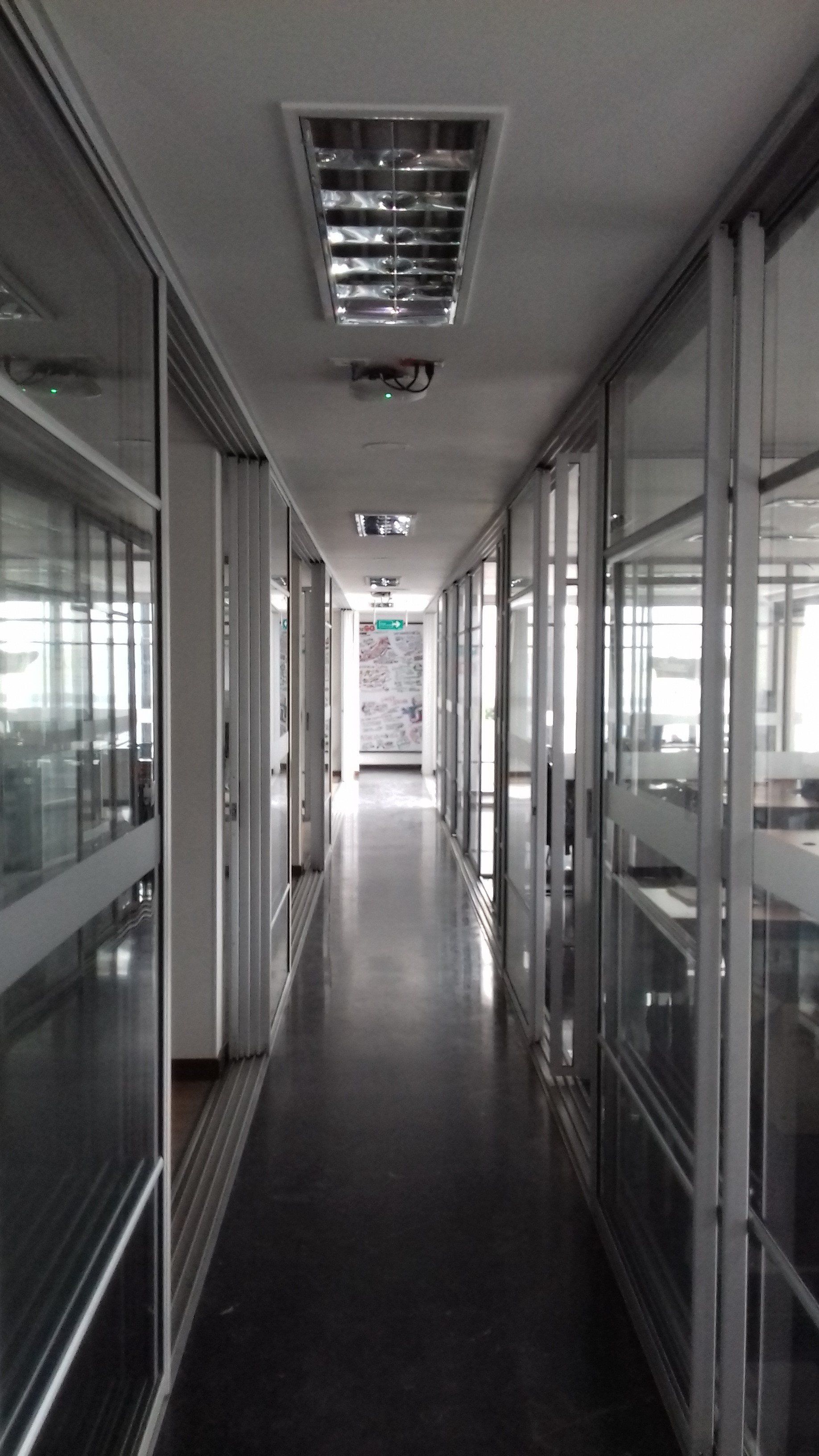 Alumicol Ltda. divisiones de aluminio y vidrio