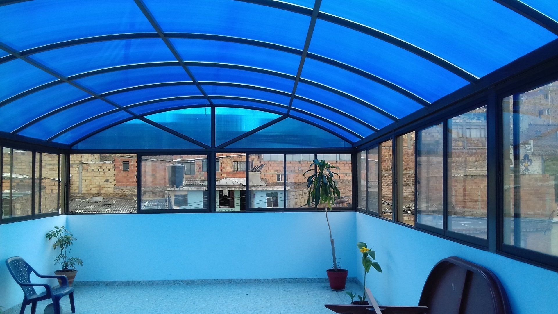 Alumicol Ltda. techo con estructura de aluminio