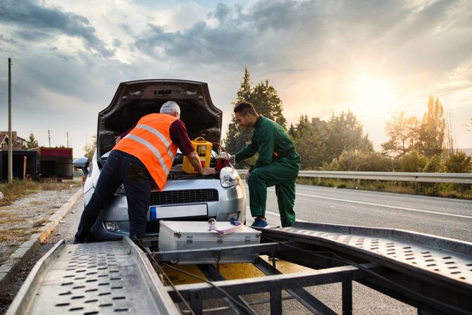 An image of roadside assistance in Hoffman Estates, IL