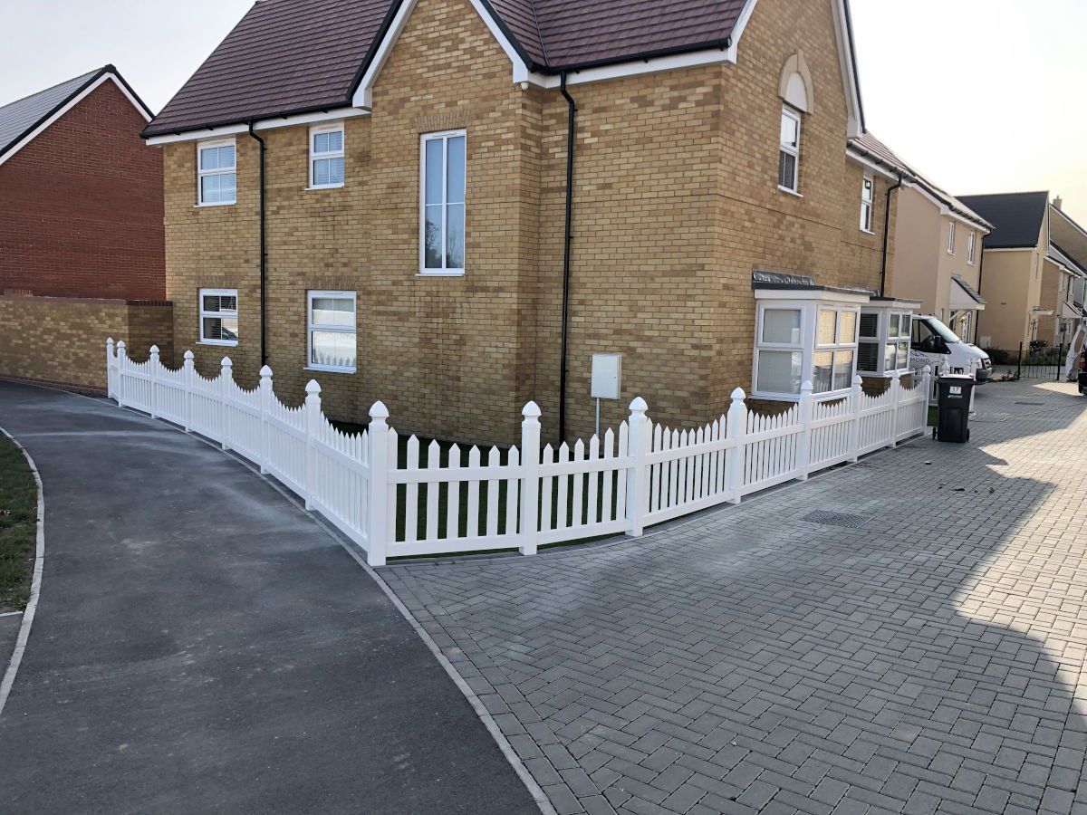 Having Trouble Finding a Fencing Contractors Chelmsford?