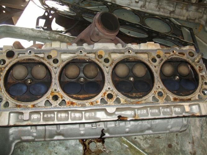 MB SL500 Cylinder Head Image #8