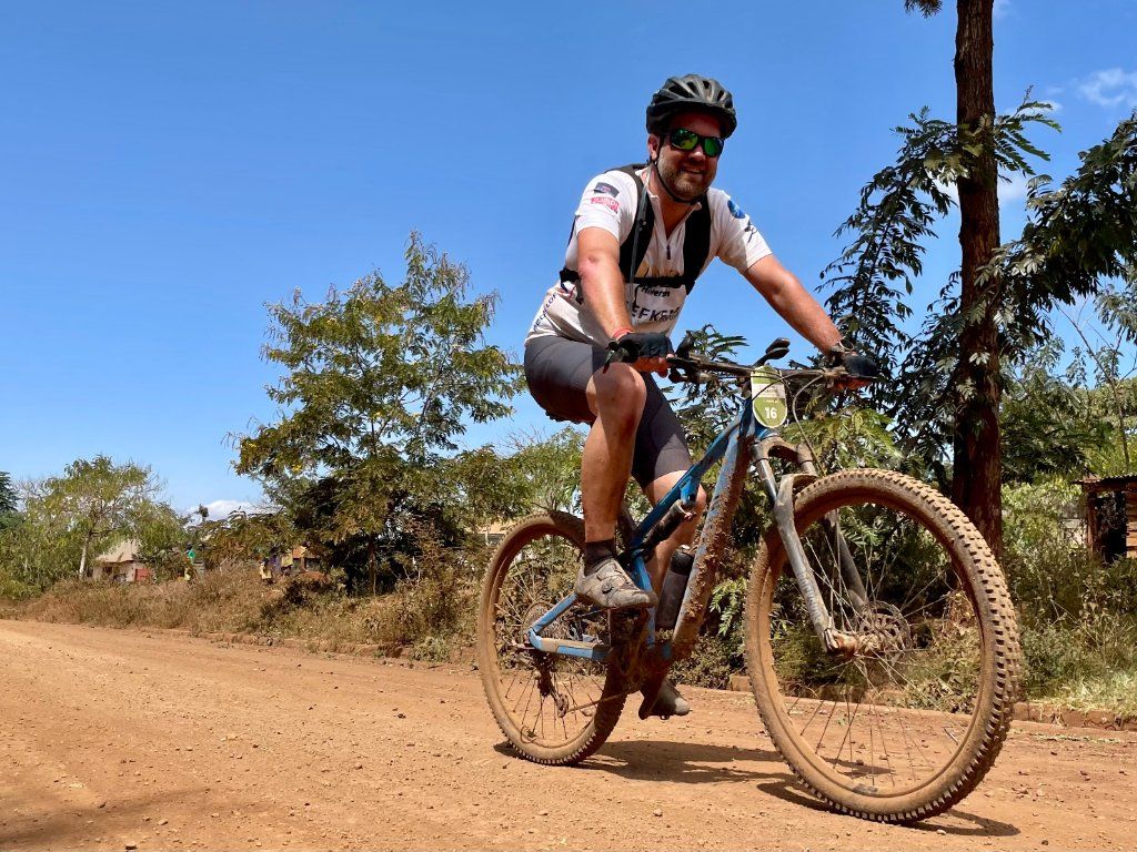 Jeroen Klaassen fietst de Africa Classic in Tanzania