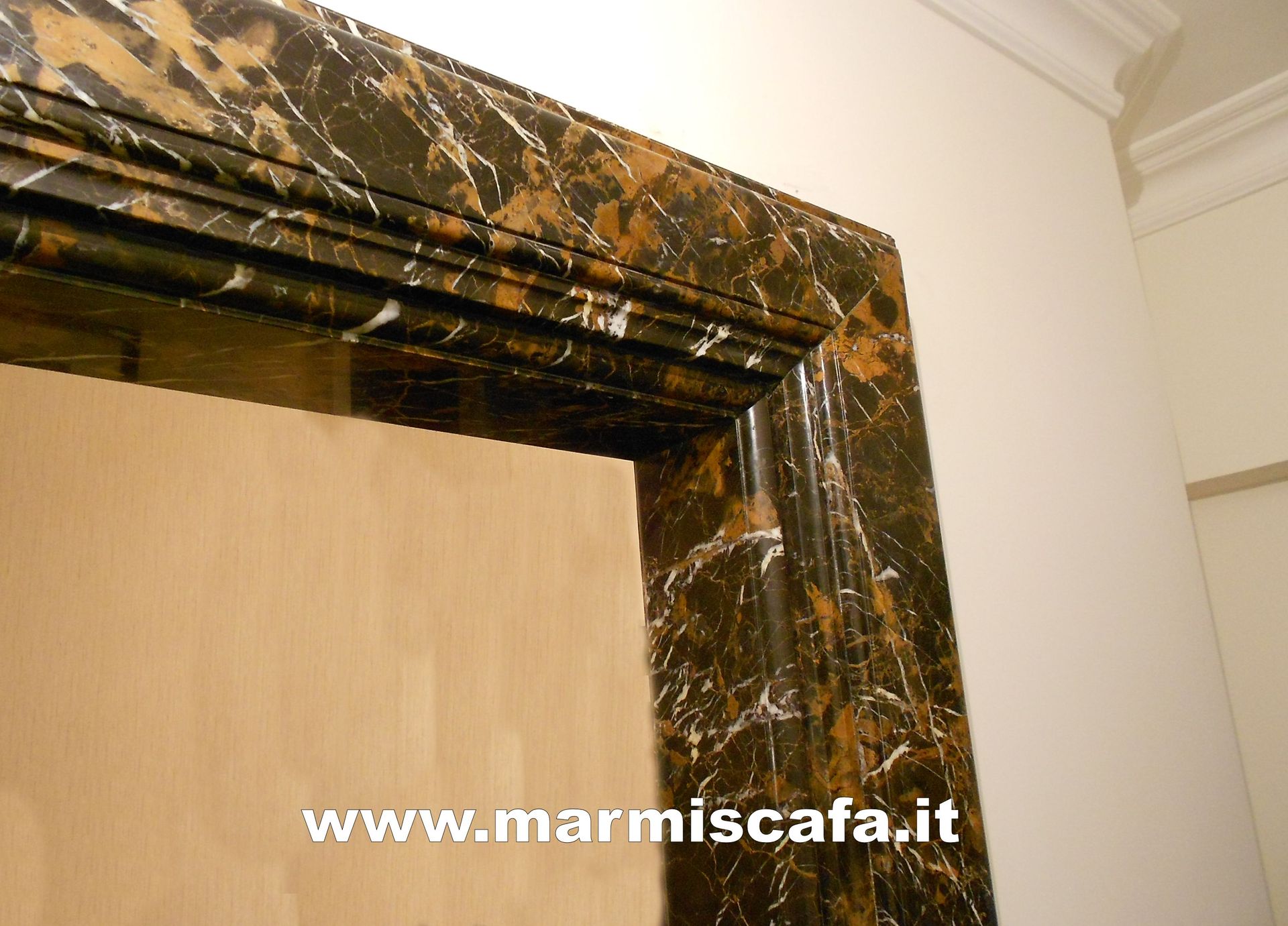 cornice di marmo di Marmi Scafa