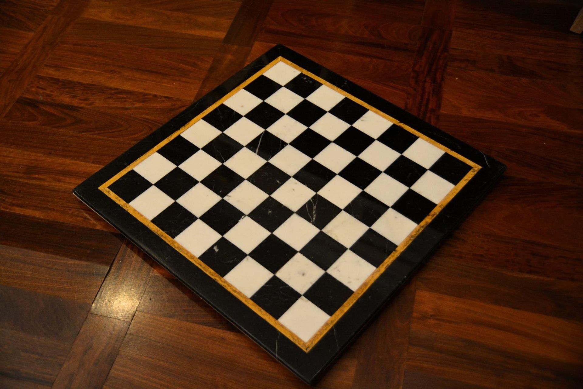 scacchiera di marmo con Marmi Scafa a Roma