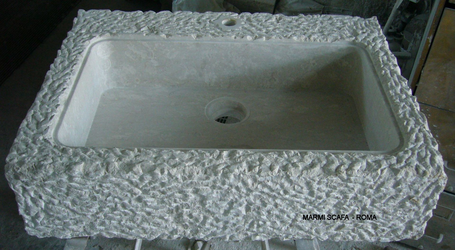 lavello di marmo con Marmi Scafa a Roma