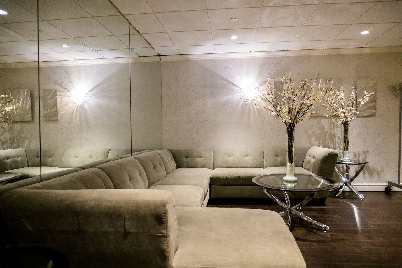 Large & Comfortable Sectional Couch