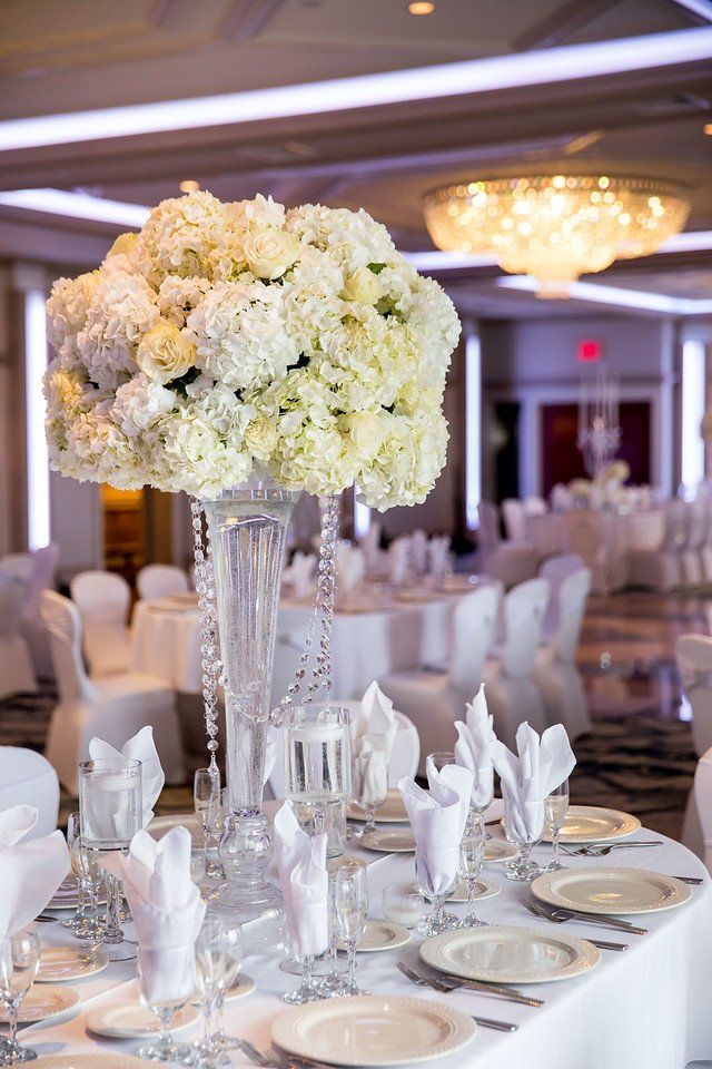 Wedding Table Settings & Floral Centerpieces