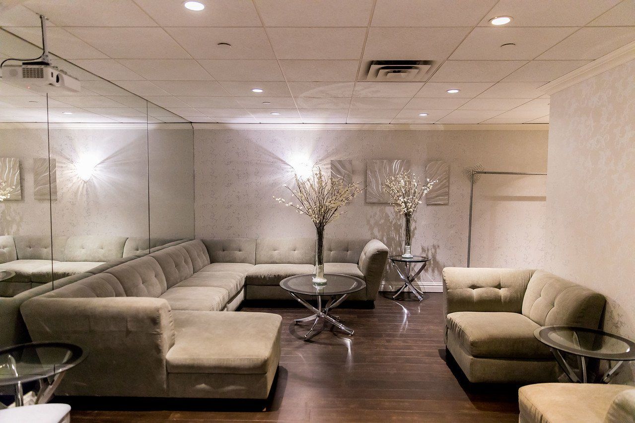 Bridal Room Sitting Area at Marina Del Rey