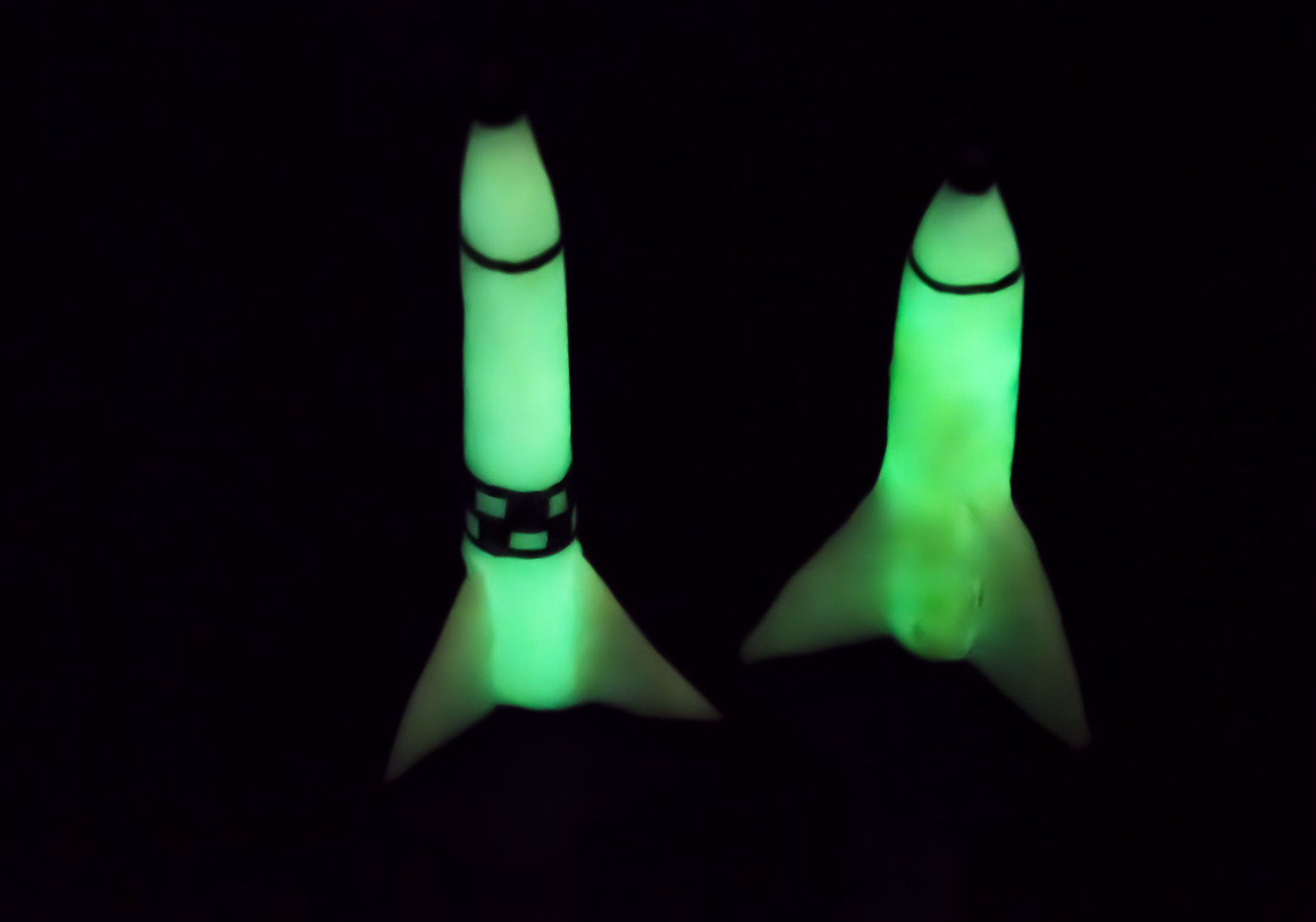 Glow in the dark Toys with FrogzEggz and Pratley Glow Powder