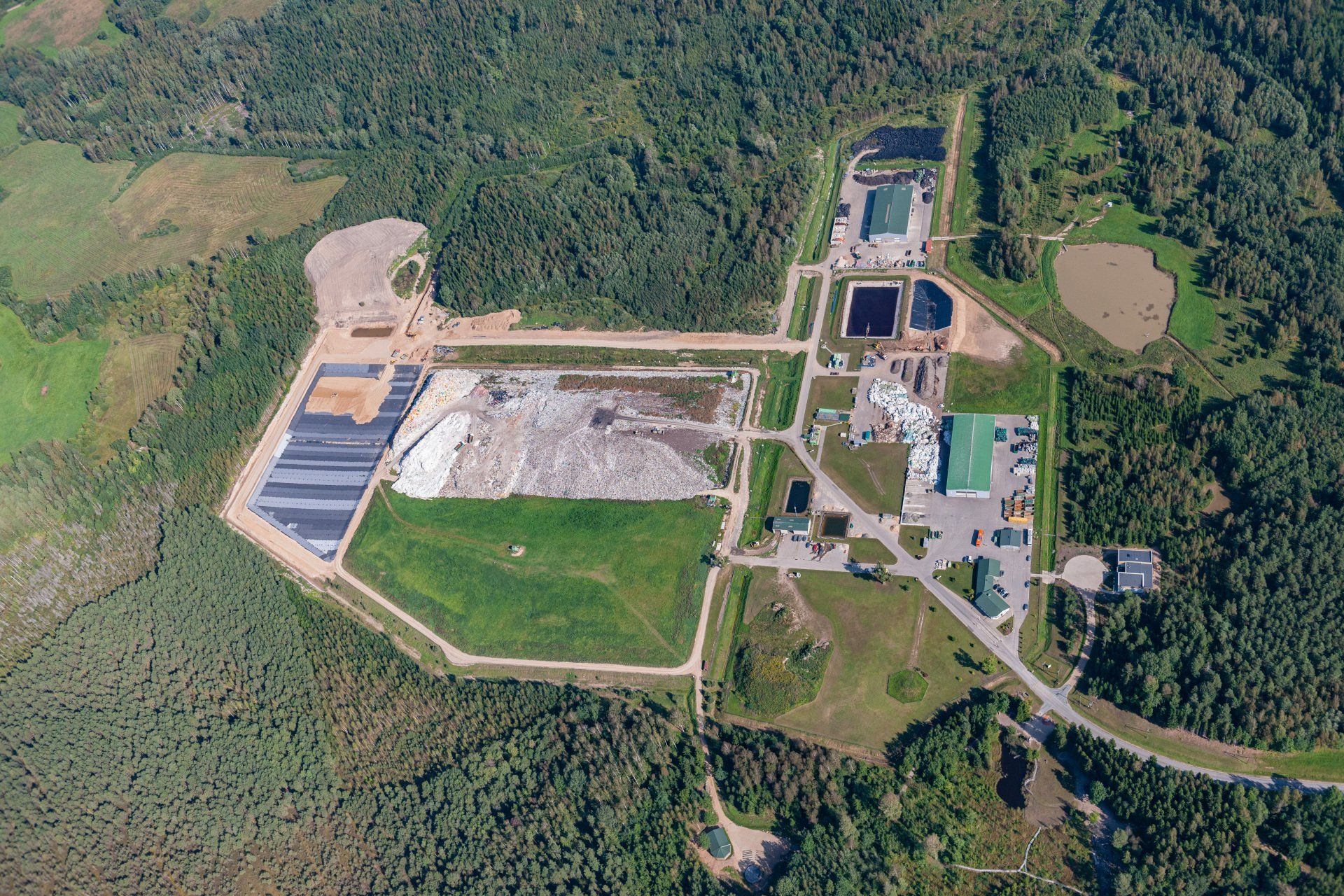 sadzīves un bīstamo atkritumu apsaimniekošana