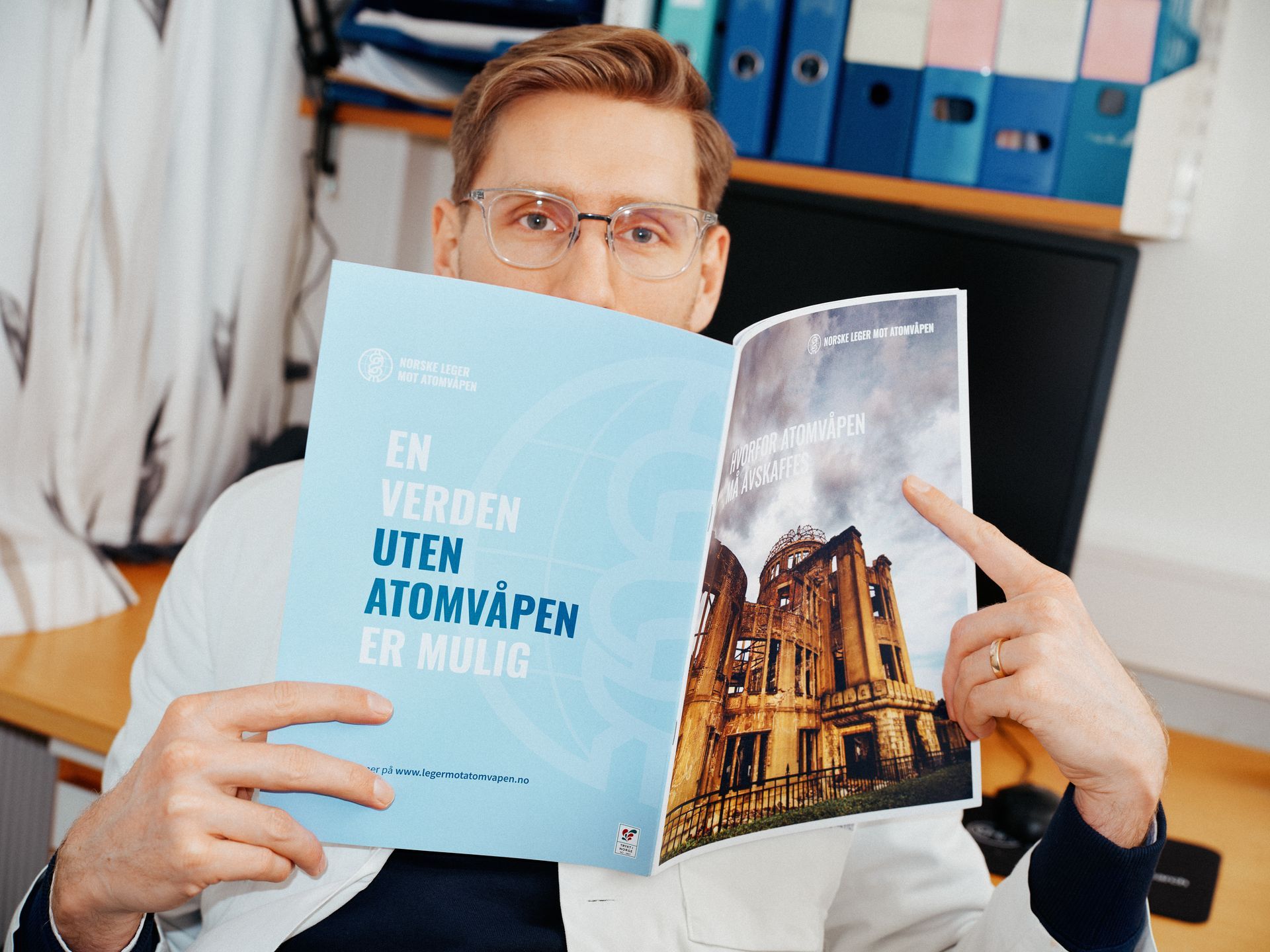 © 2024 Julie Hrncirova / Abrakadabra
Lege Simon Andrup med medlemsmagasin