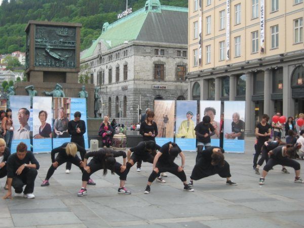 Fredsb&aring;t gjestet Bergen