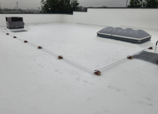 A picture of a roof with a 5 year transferable product warranty
