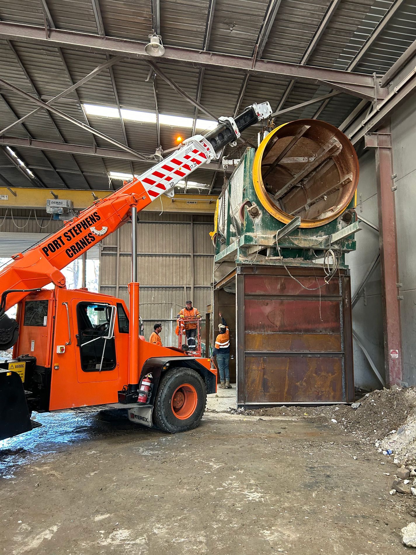 Image of Crane picking up an object 