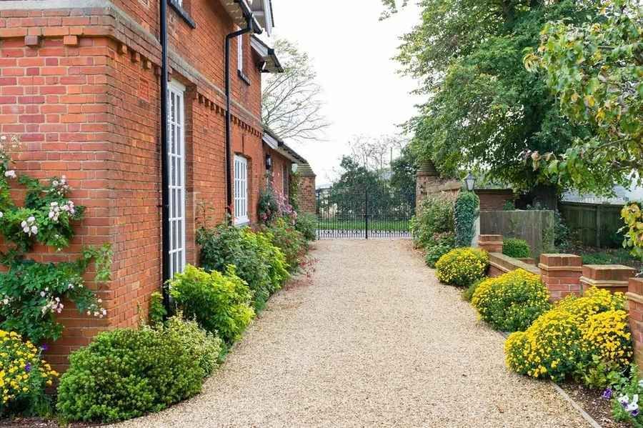 This is a photo of a resin bound driveway installation in Essex