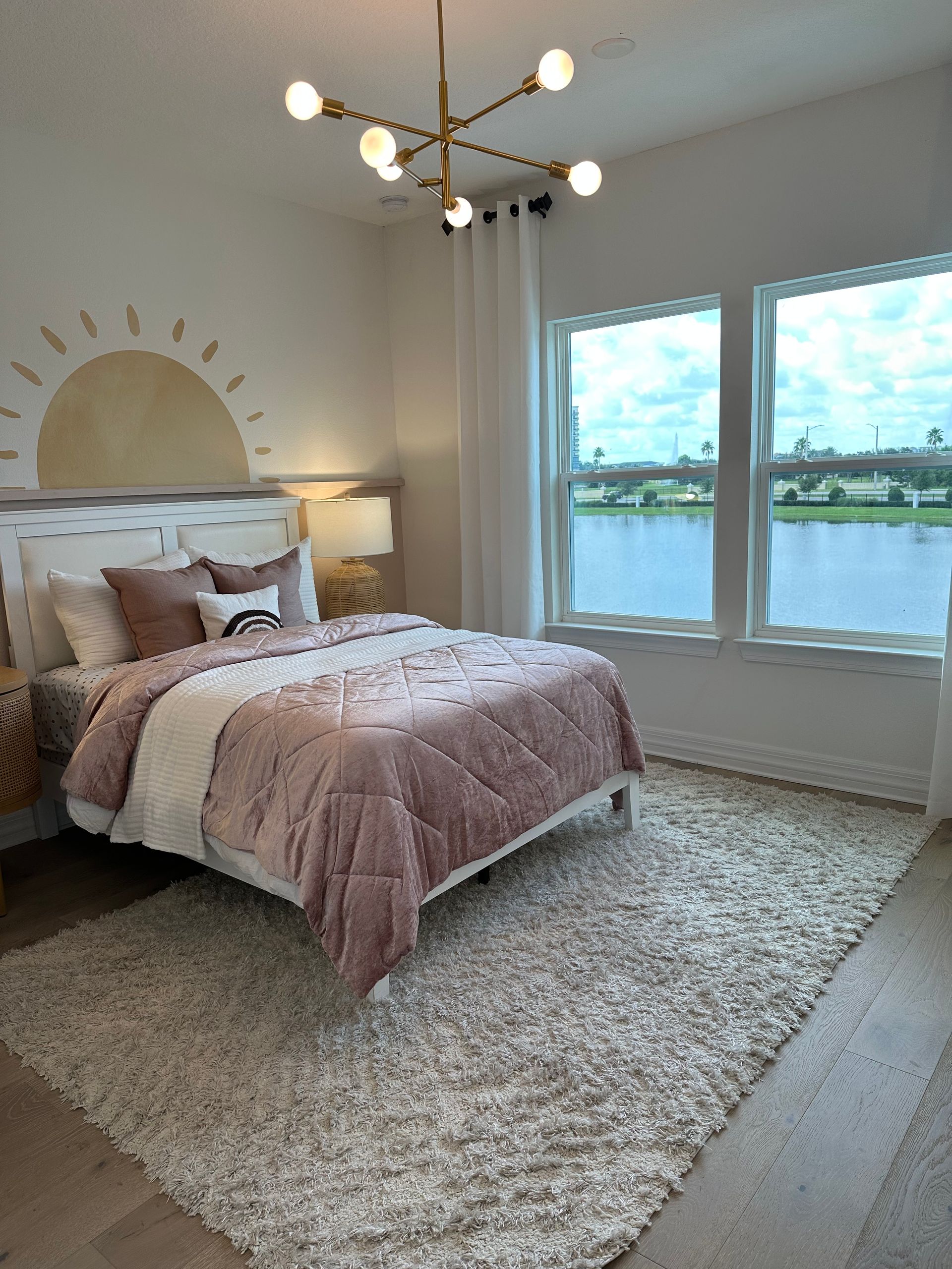 Eileen Sells Orlando