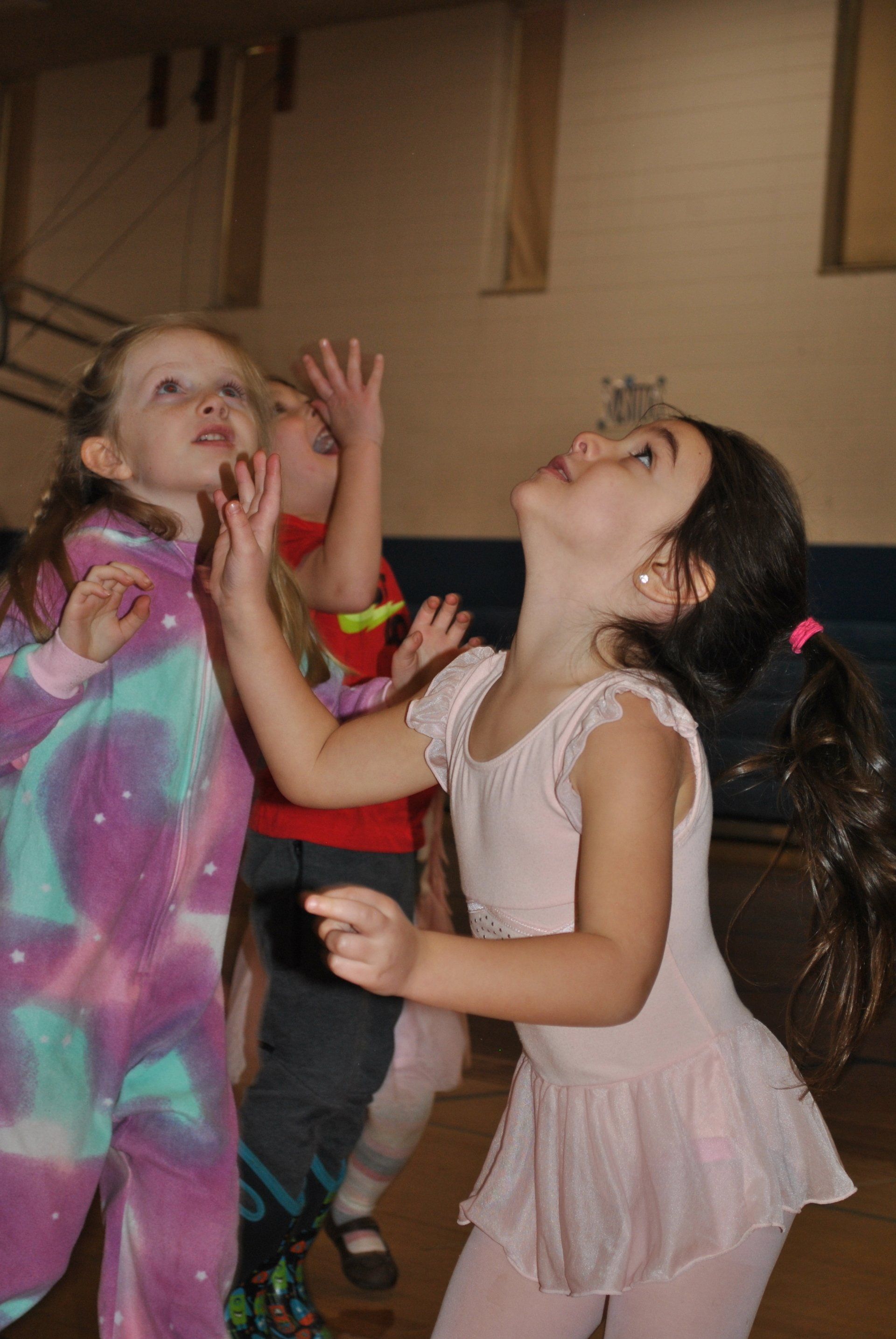 chicago kid party dj girl jumping for bubbles