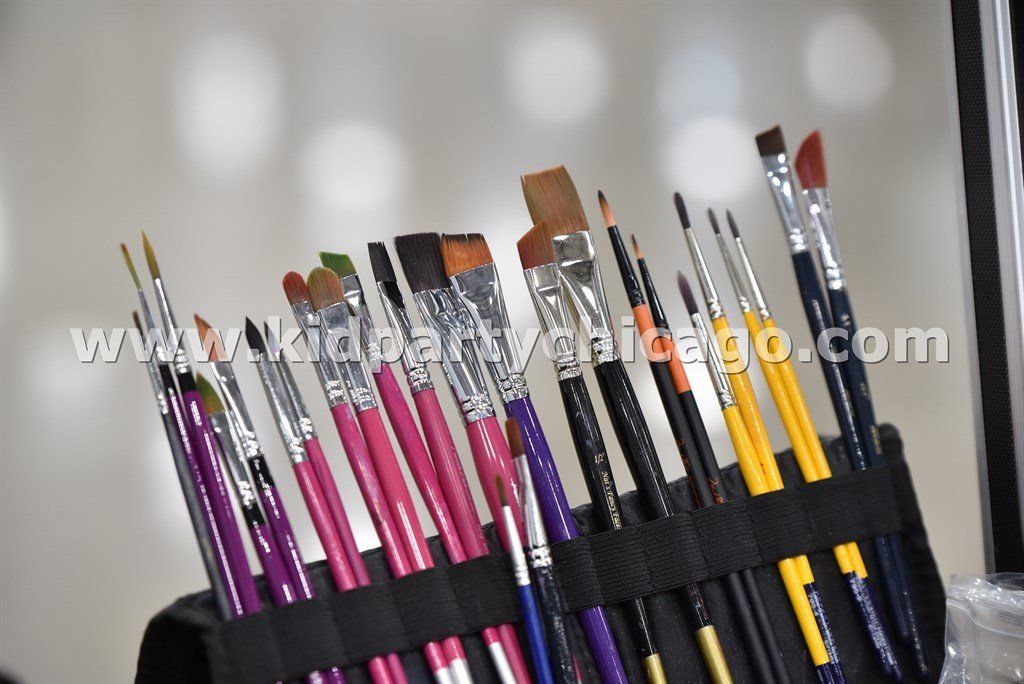kid party chicago face painting brushes