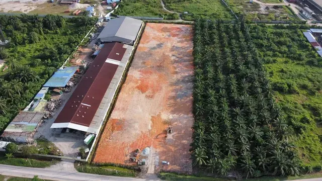 Nanyang Expertise not only provide building materials and truck transportation, still have site cleaning service.