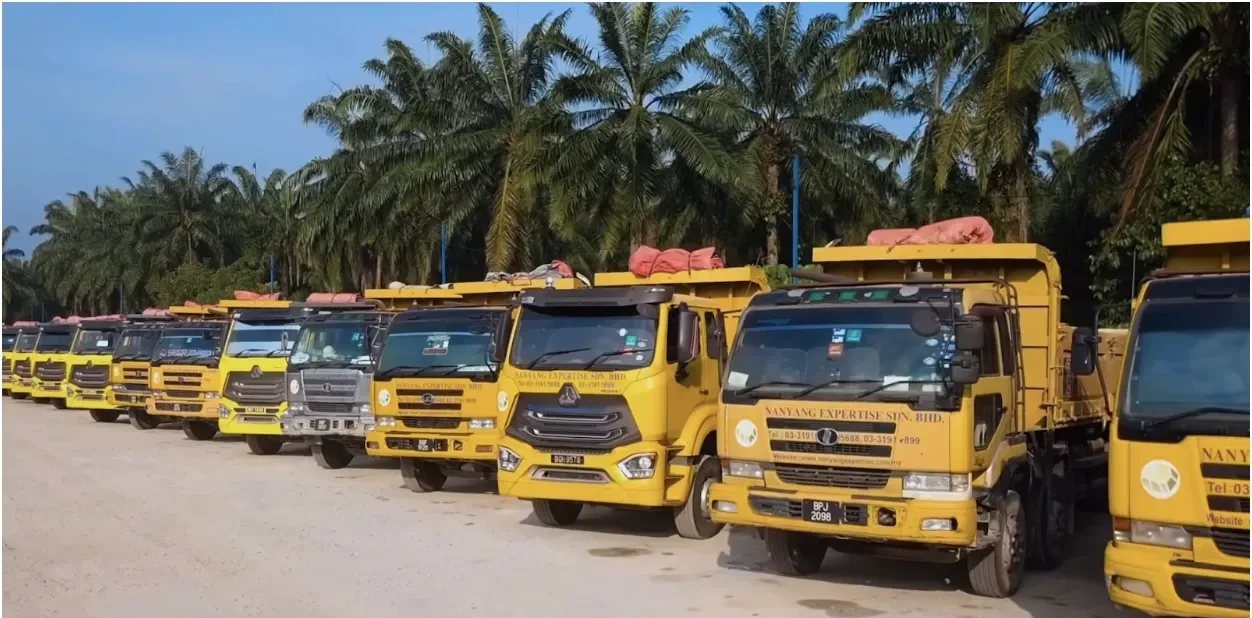 Nanyang Expertise’s tipper trucks showing that Nanyang expertise in Malaysia have the ability to transport building materials without delay.