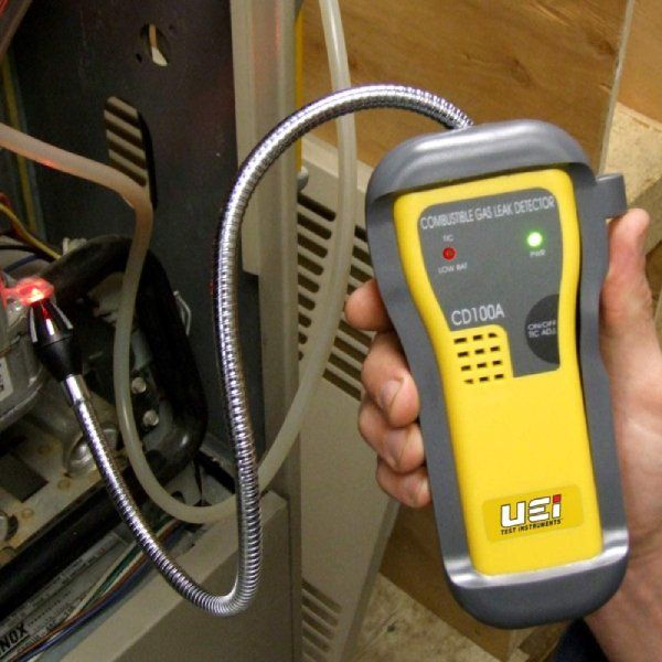 a gas leakage testing with  combustible gas leak detector