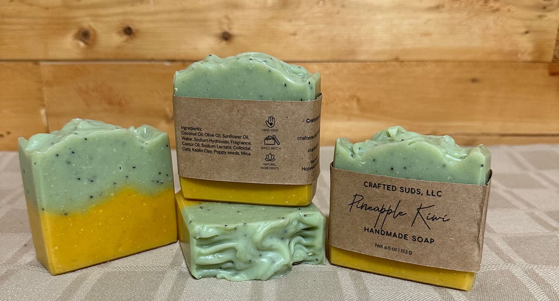 Pineapple Kiwi w/ Kaolin Clay, Colloidal Oats, and Poppy Seeds