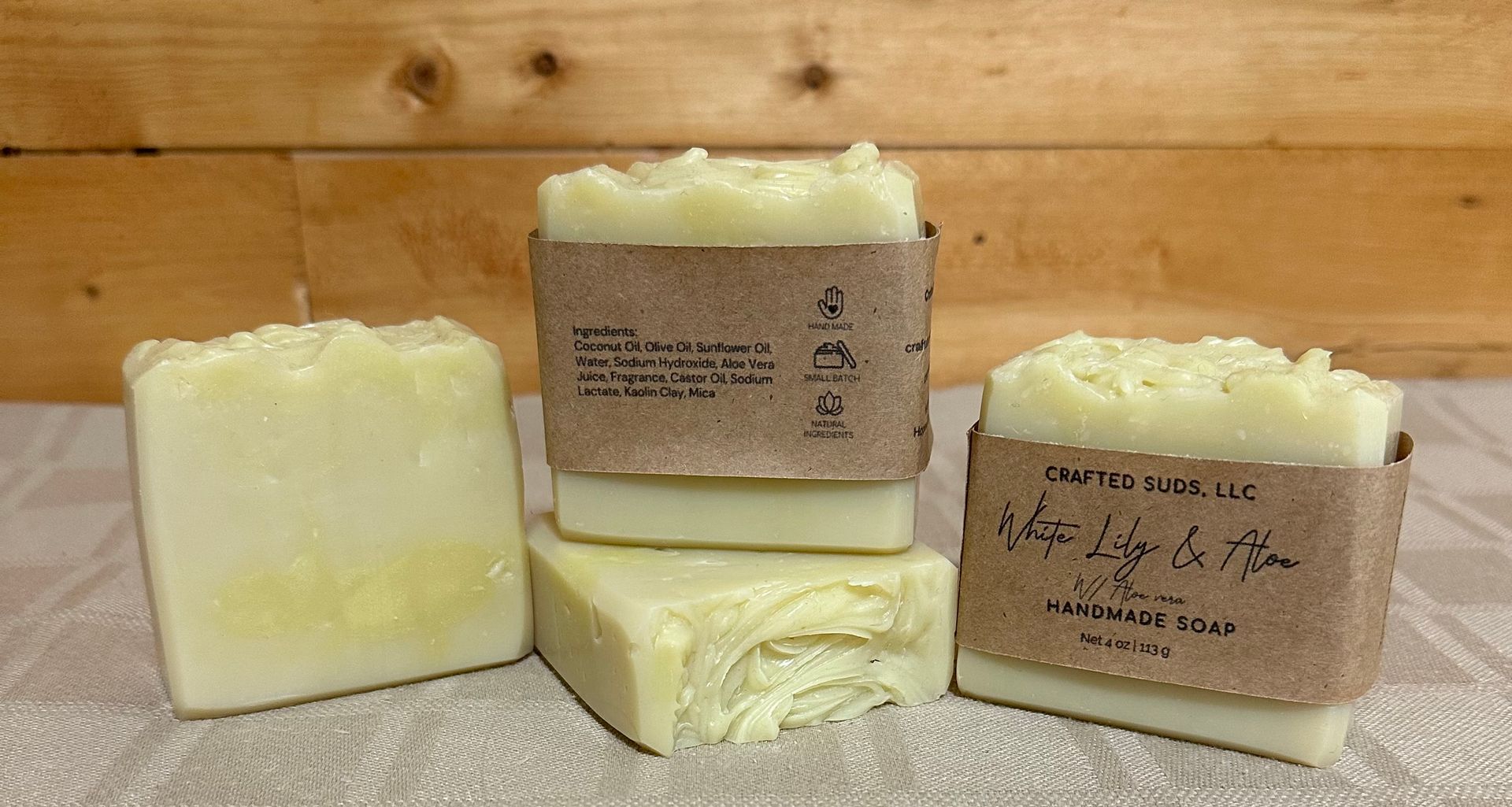 White Lily & Aloe w/ Aloe Vera Juice and Kaolin Clay