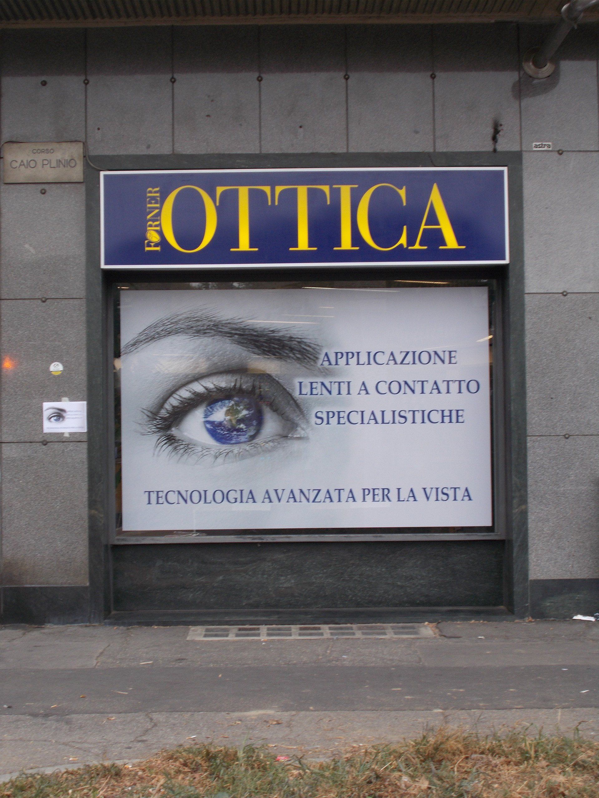 Vetrofania per negozio di ottica