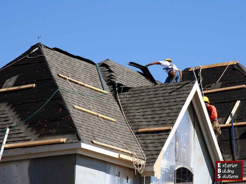 Important Tips to Successfully Manage Your Roofing Project