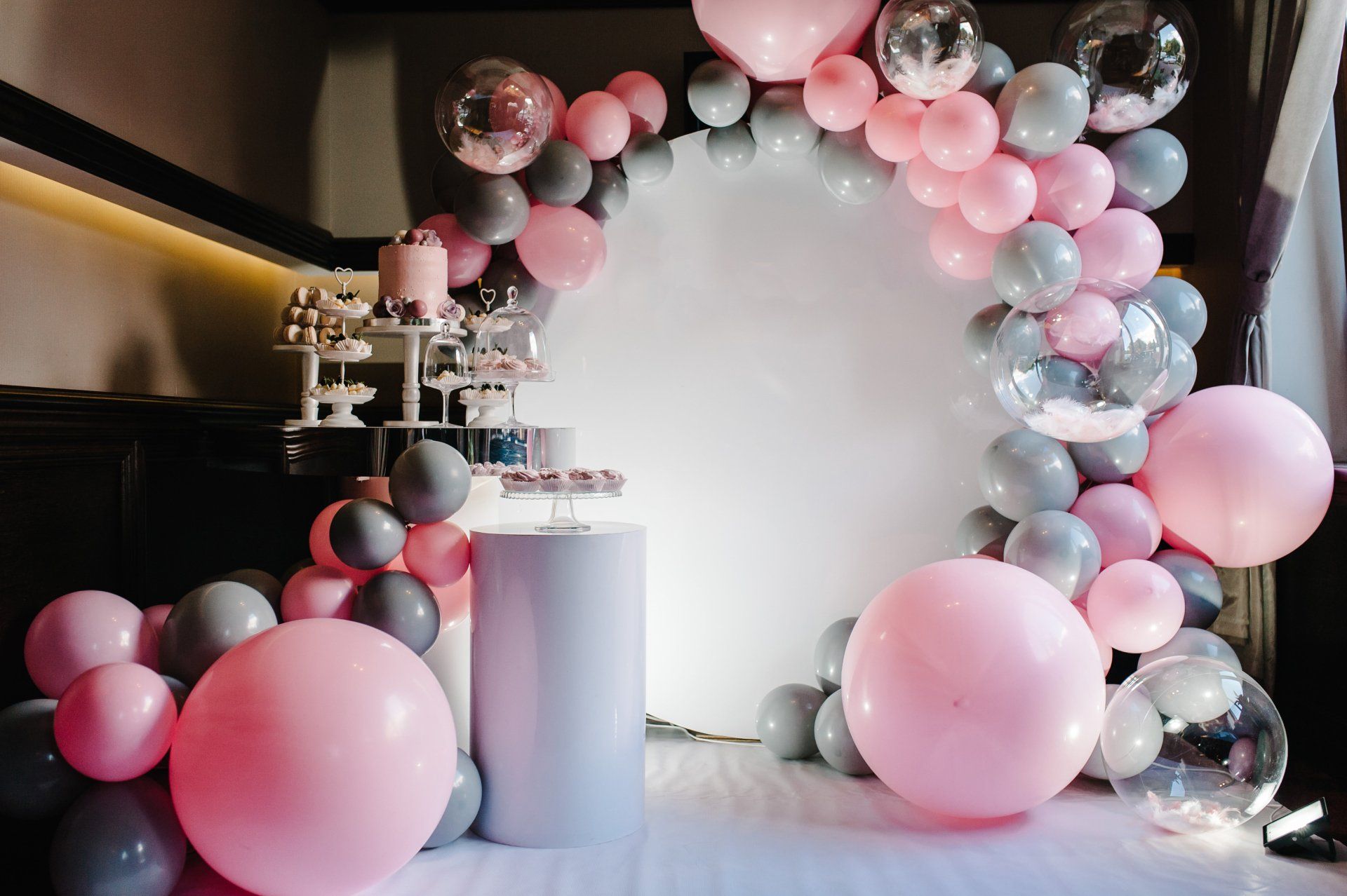 Balloon Wall Stage