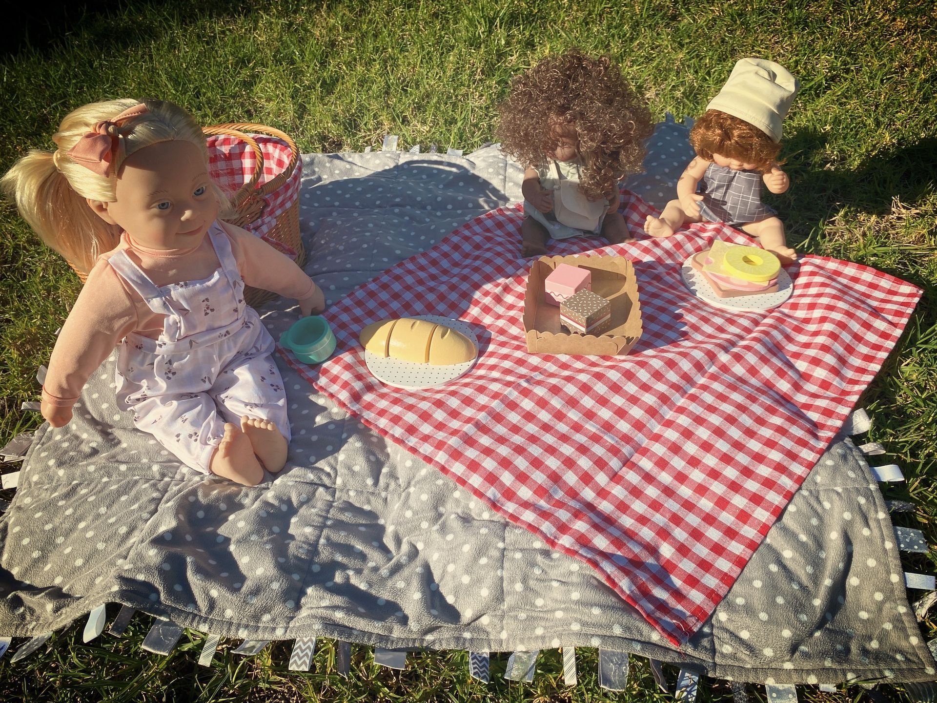 Children having a picnic — The Happy Human Hub