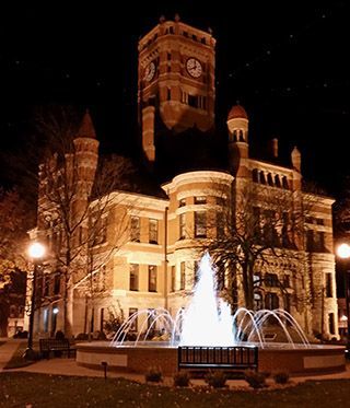 Picture of the Williams County Courthouse.