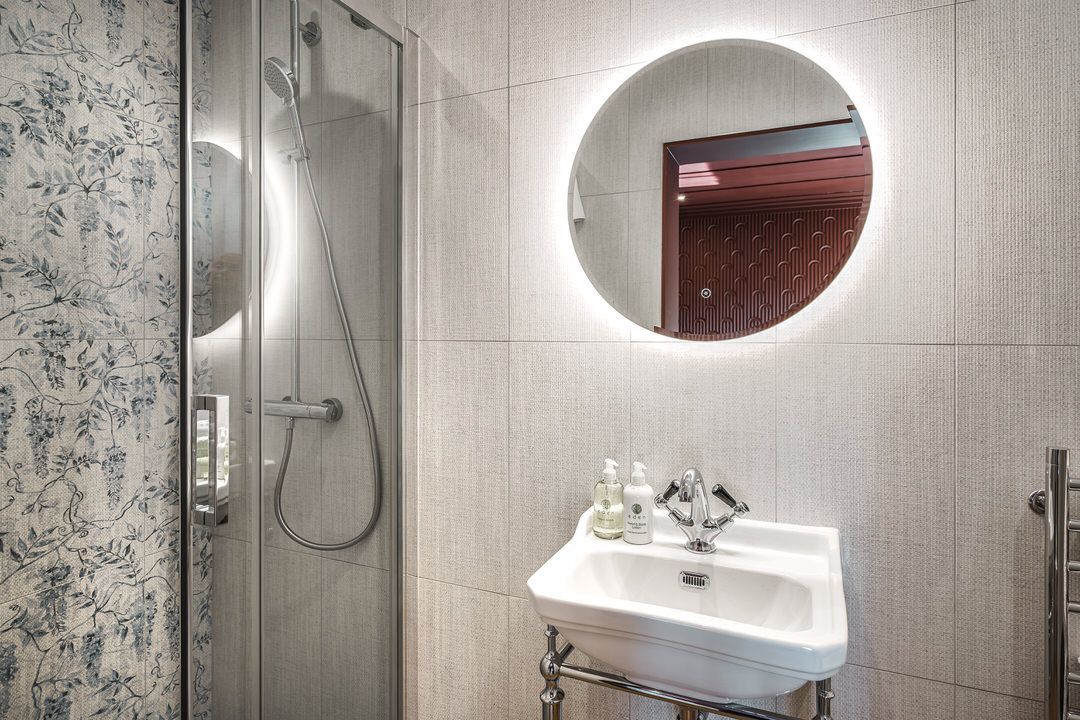 Book a classic double room at The Bonnie Hotel near Haymarket Train Station in Central Edinburgh