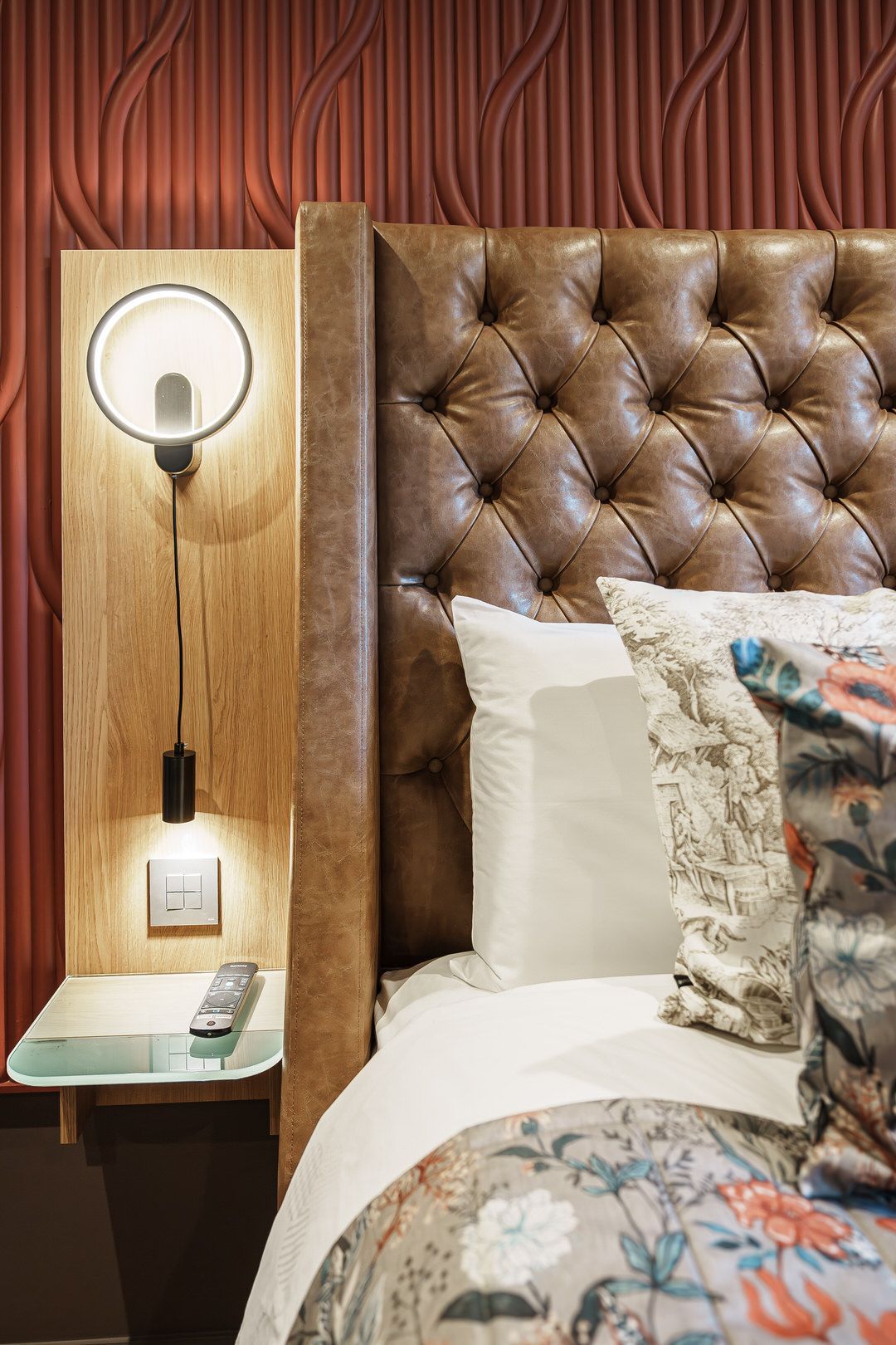 Book an Executive  Dormer Suite at The Bonnie Hotel in Haymarket, Edinburgh; click here and book double executive rooms directly for the best hotel deals in Central Edinburgh.