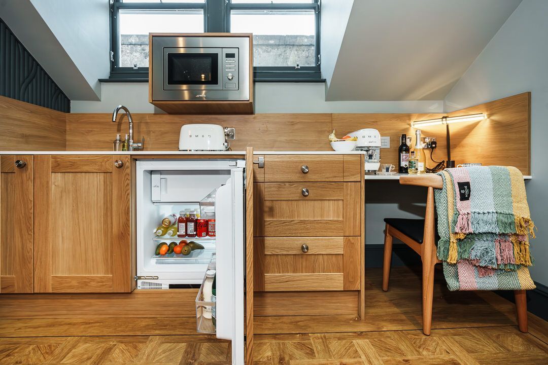 Book an Executive Dormer Suite in Haymarket, Edinburgh; click here and book double executive rooms directly for the best hotel deals in Central Edinburgh.